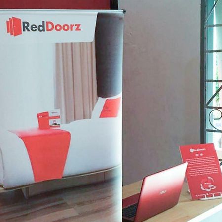 Reddoorz @ Simpang Lima Jupiter Hotel Sorong Eksteriør billede